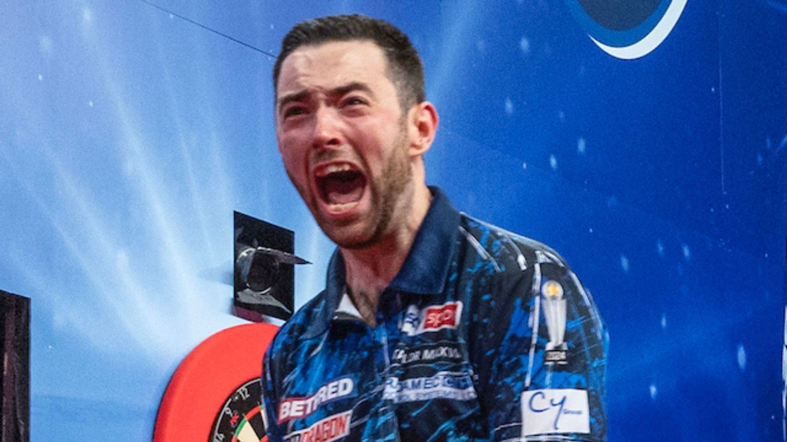 World Matchplay Darts Live updates and video as Luke Humphries beats