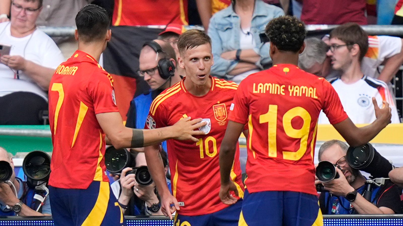 Spain 2 - 1 Germany - Match Report & Highlights