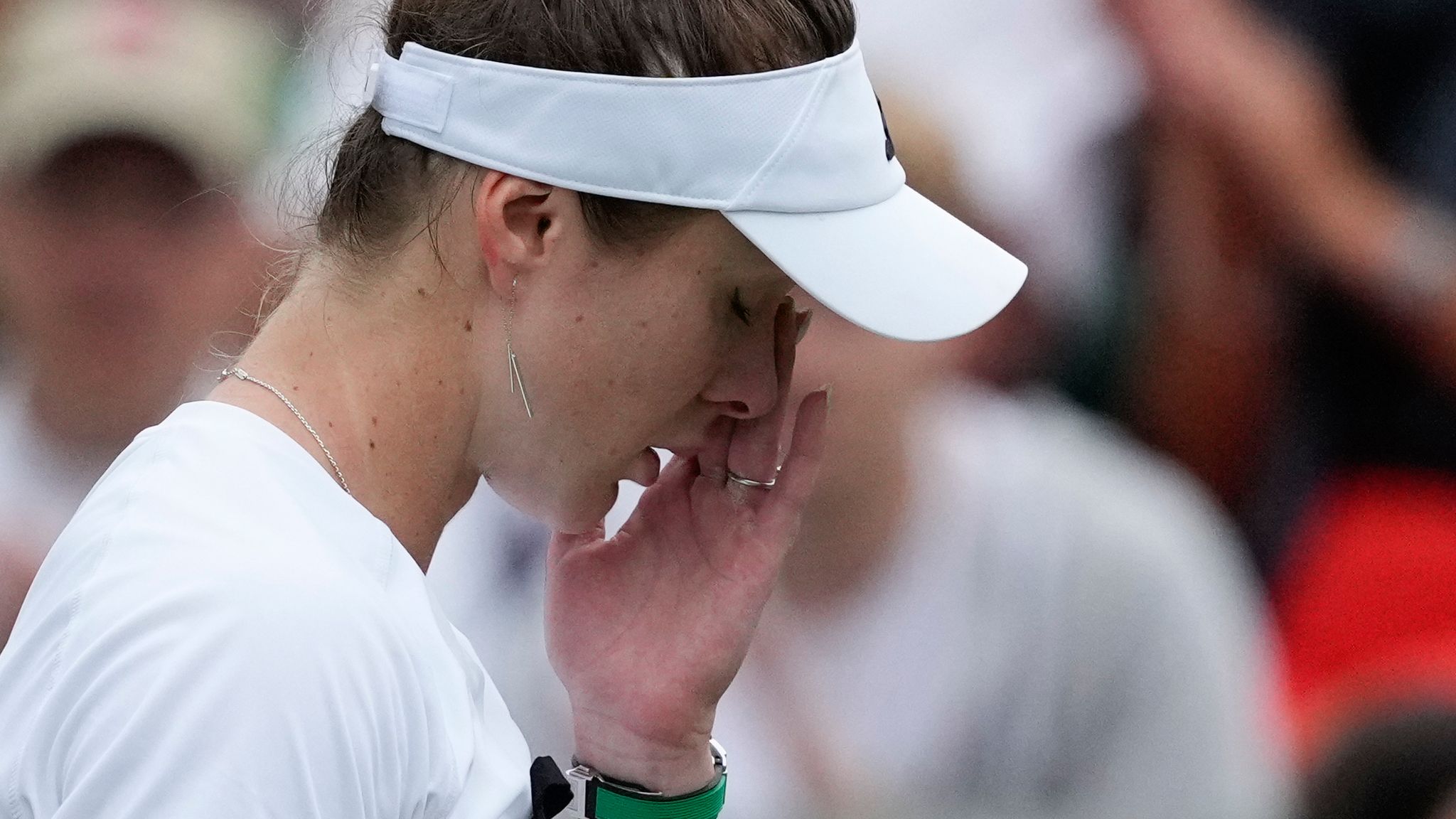 Elina Svitolina: Ukrainian in tears after Wimbledon win following ...