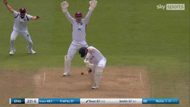 Root trapped lbw after brilliant Motie delivery