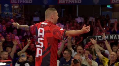 Sound UP! 'Mr Brightside' singalong at World Matchplay