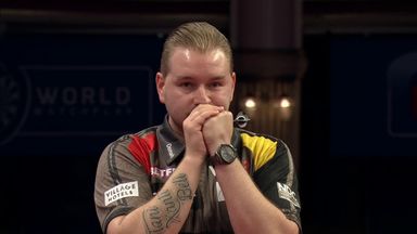 Van den Bergh clinches quarter-final place over Clayton