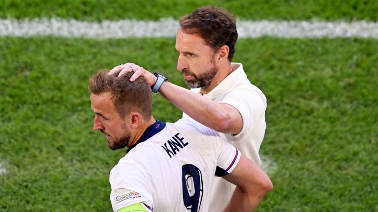 European Championship, England - Switzerland, final round, quarter-final, D'sseldorf Arena, England coach Gareth Southgate (r) pats England's Harry Kane on the head