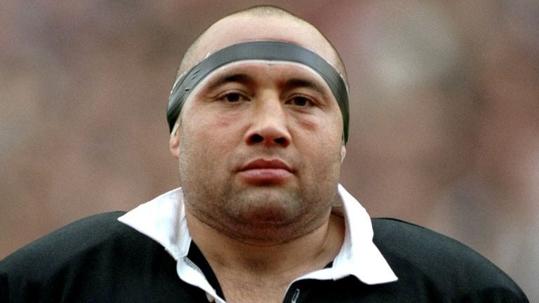 Norm Hewitt of New Zealand during the All Blacks tour in a game against Ireland at Lansdowne Road in 1997