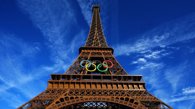 The Eiffel Tower displays the Olympics rings