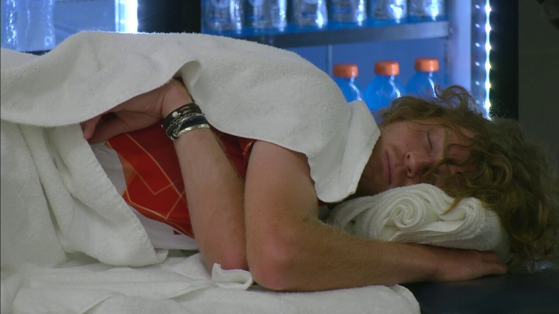 Wakey wakey! | Rublev takes pre-game snooze
