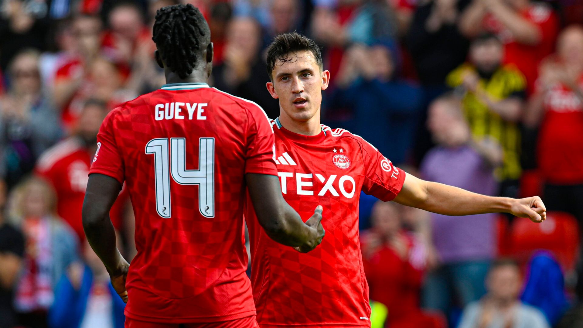 Aberdeen make it six wins from six with victory over St Mirren