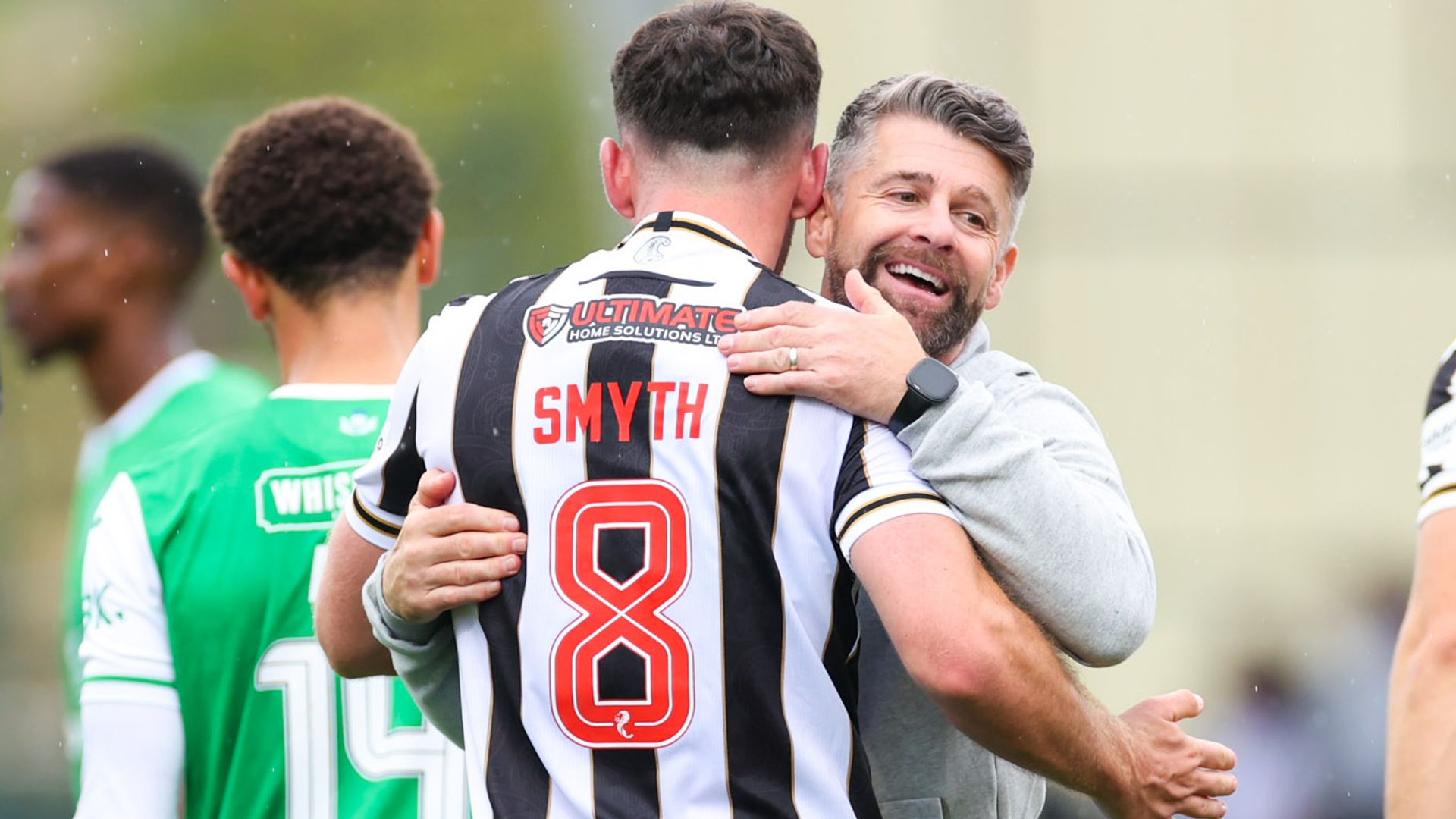 Symth double gives St Mirren perfect Premiership start against Hibs