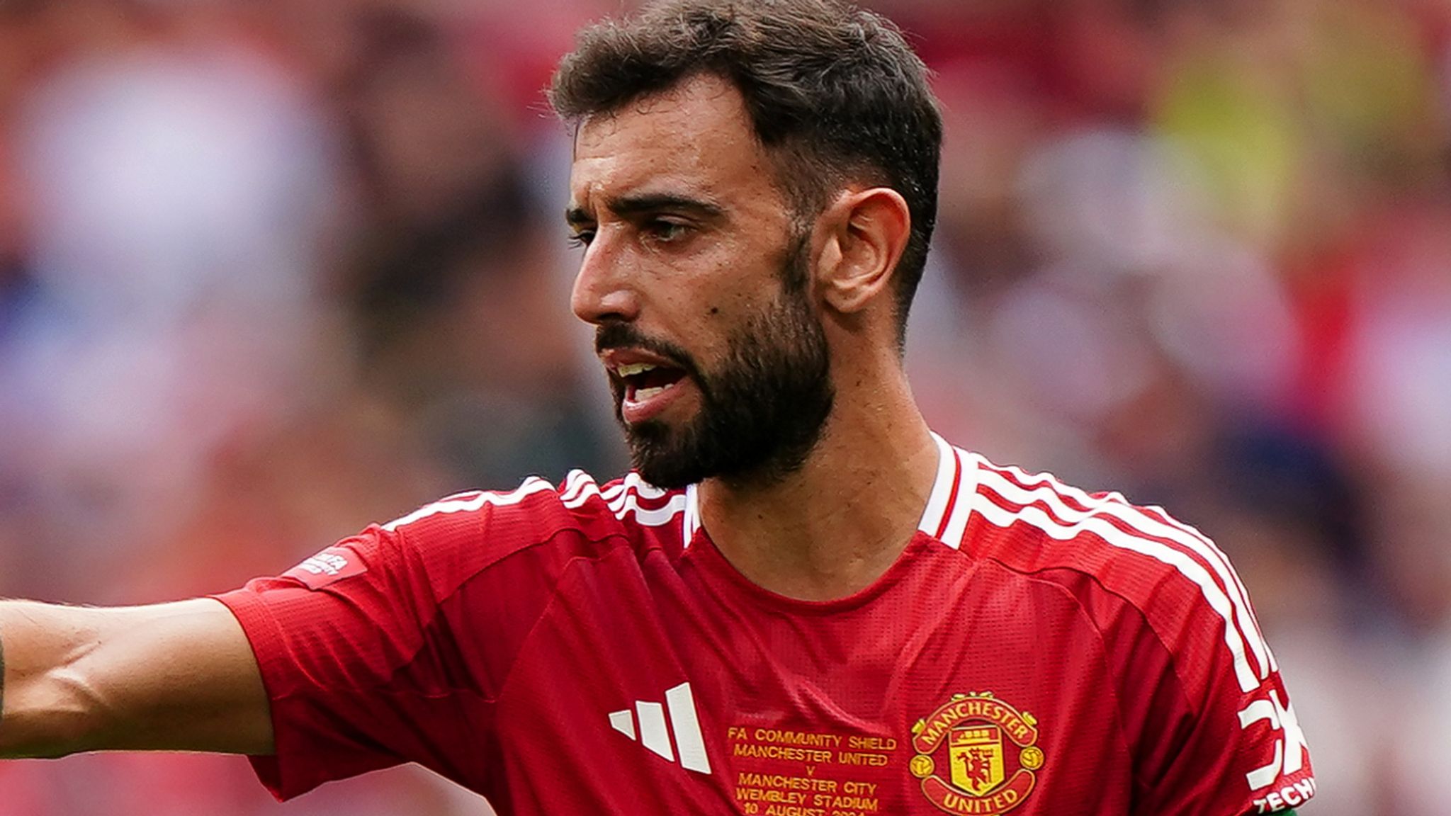 Bruno Fernandes: Man Utd captain signs new contract until summer of ...