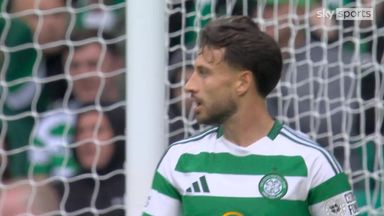 Big chance for Celtic! Kuhn denied by goalkeeperand crossbar