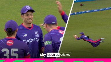 'Degree of difficulty: 10!' | Santner makes astonishing catch 