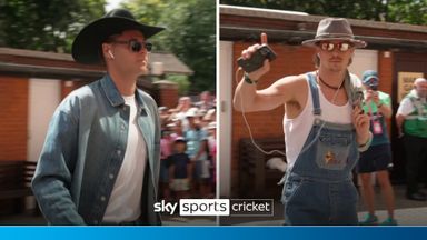 'Now that's an outfit!' | Players arrive in style at The Oval