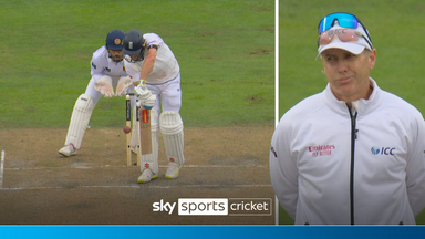 Woakes gone after second jaffa | Even the umpire was impressed! 