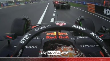 Verstappen breaking rules in the pit lane? | 'Not allowed to do that!'