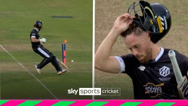 'That's SO sloppy...run your bat in!' | Salt run out after embarrassing gaffe!