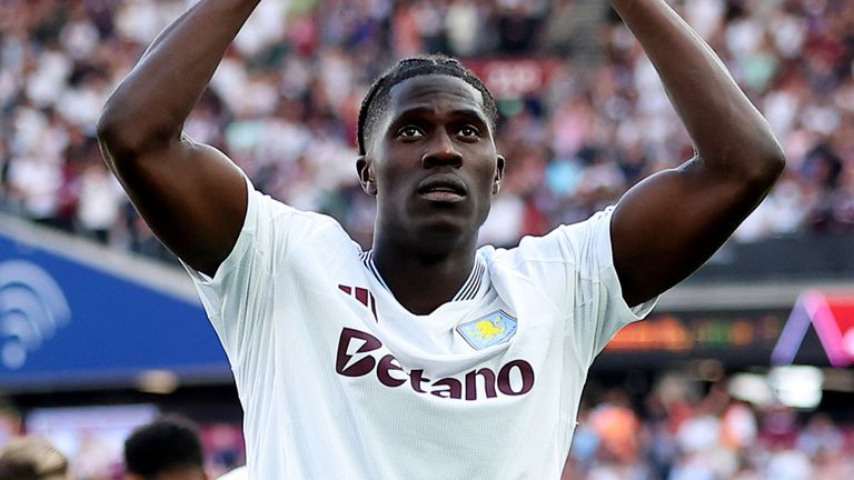 Amadou Onana celebrates his goal for Aston Villa