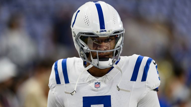 Indianapolis Colts quarterback Anthony Richardson (5) warms up on the field before an NFL football game against the Arizona Cardinals, Sunday, Aug. 16, 2024, in Indianapolis. (AP Photo/Zach Bolinger)