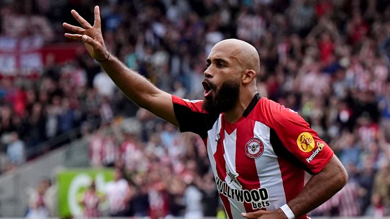 Brian Mbemo celebrates after Brentford goals 