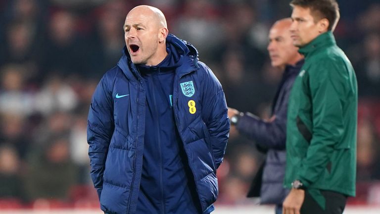 Pelatih sementara Inggris Lee Carsley.