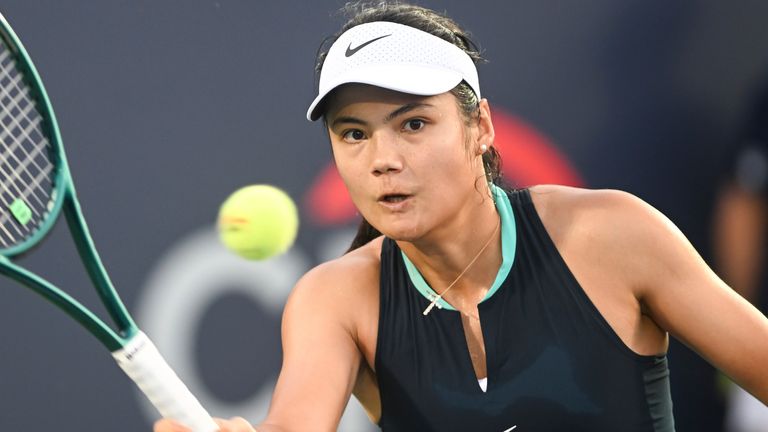 July 30, 2021, Washington, D.C, U.S: EMMA RADUCANU hits a forehand during her win over Peyton Stearns at the Rock Creek Tennis Center. (Cal Sport Media via AP Images)