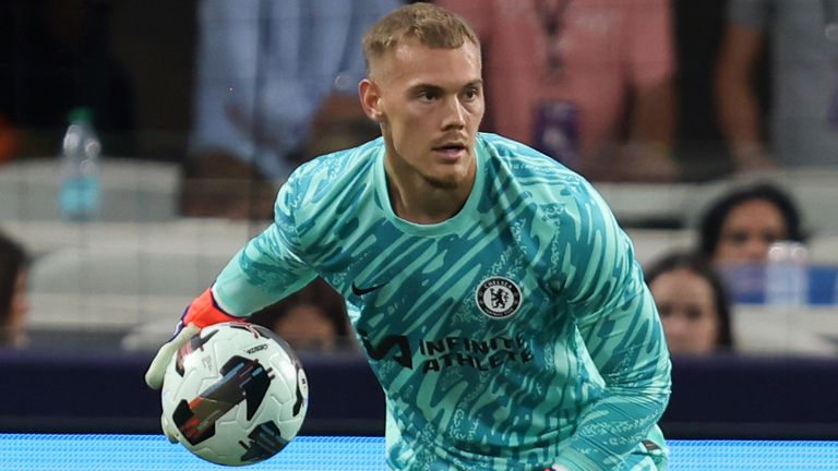 6 août 2024 : Filip Jorgensen, gardien de but de Chelsea (12), lors du match de la Ligue des Champions entre le Real Madrid et Chelsea au stade Bank of America à Charlotte, en Caroline du Nord.  Greg Atkins/CSM (Crédit image : Greg Atkins/CalSportMedia) (CalSportMedia via AP Images)