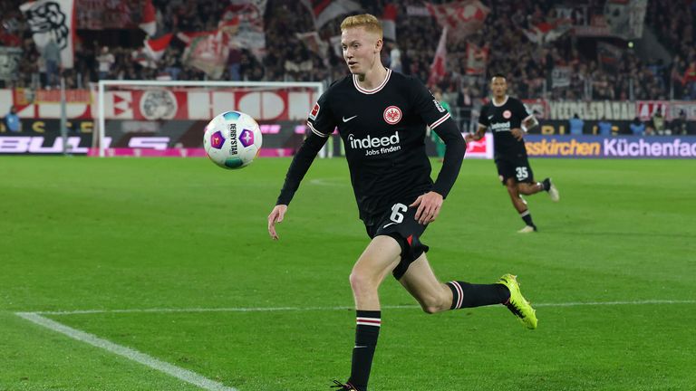 Hugo Larsson on the ball for Eintracht Frankfurt against Cologne