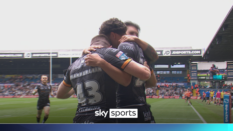 Lewis Martin goes over for Hull FC against London Broncos via a clever grubber from team-mate Morgan Smith