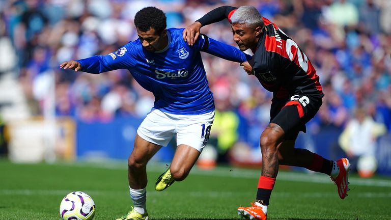 Everton's Iliman Ndiaye (left) and Bournemouth's Julian Araujo battle for the ball