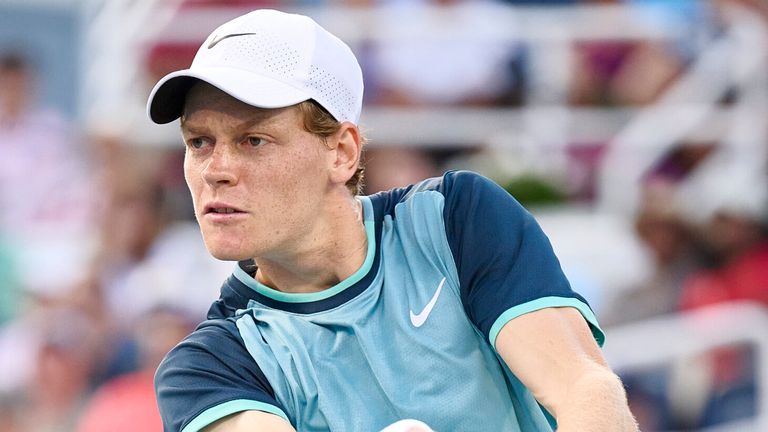 CINCINNATI, OH - AUGUST 18: Jannik Sinner of Italy hits a backhand against Alexander Zverev of Germany during the semifinal round of the Cincinnati Open at the Lindner Family Tennis Center on August 18, 2024 in Mason, OH. (Photo by Shelley Lipton/Icon Sportswire) (Icon Sportswire via AP Images)