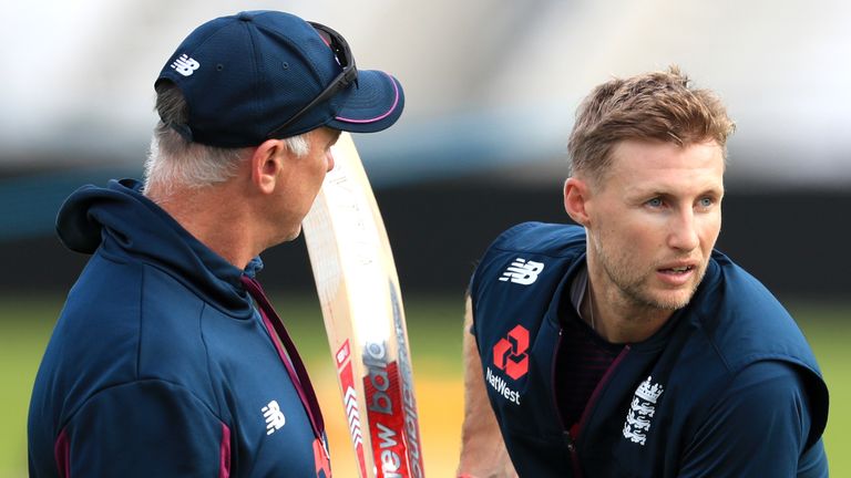 Joe Root and Graham Thorpe (PA Images)