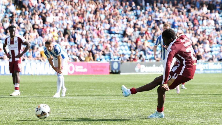 Benjamin Kimpioka extends St Johnstone's lead from the spot