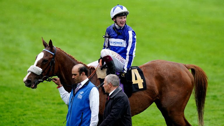 Oisin Murphy aboard Teumessias Fox