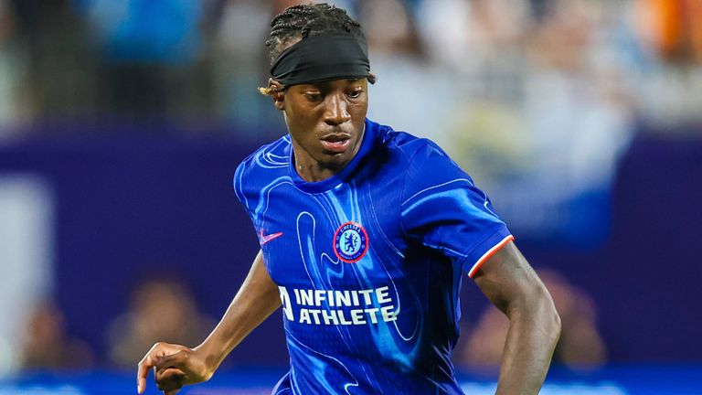 CHARLOTTE, NC - AUGUST 06: Noni Madueke #11 of Chelsea controls the ball during the DIRECTV Soccer Champions Tour against Real Madrid at Bank of America Stadium on Aug 6, 2024 in Charlotte, NC. (Photo by David Jensen/Icon Sportswire) (Icon Sportswire via AP Images)