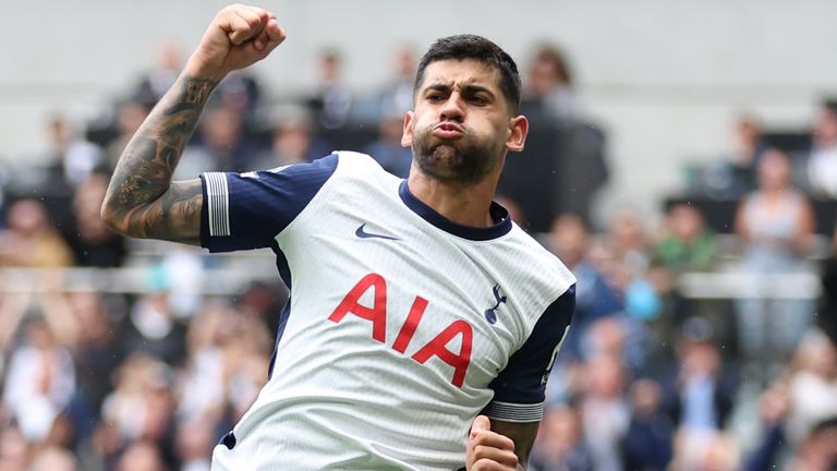 Cristian Romero celebrates after putting Spurs 3-0 up against Everton