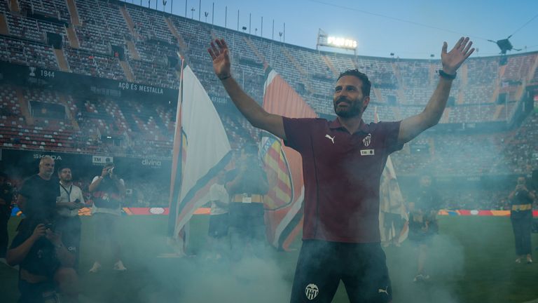 Ruben Baraja acknowledges the Mestalla crowd as Valencia take on Eintracht Frankfurt in the Trofeu Taronja