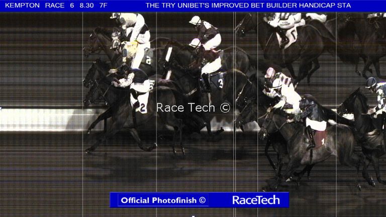 Callum Shepherd on Thorntonledale Max (far side) in a photo finish with Flavour Maker