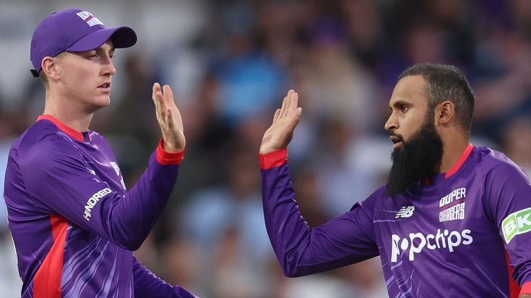 Adil Rashid tomó un recorrido de tres wicket para llevar a los Superchargers del Norte a la victoria sobre el espíritu de Londres en un partido afectado por la lluvia