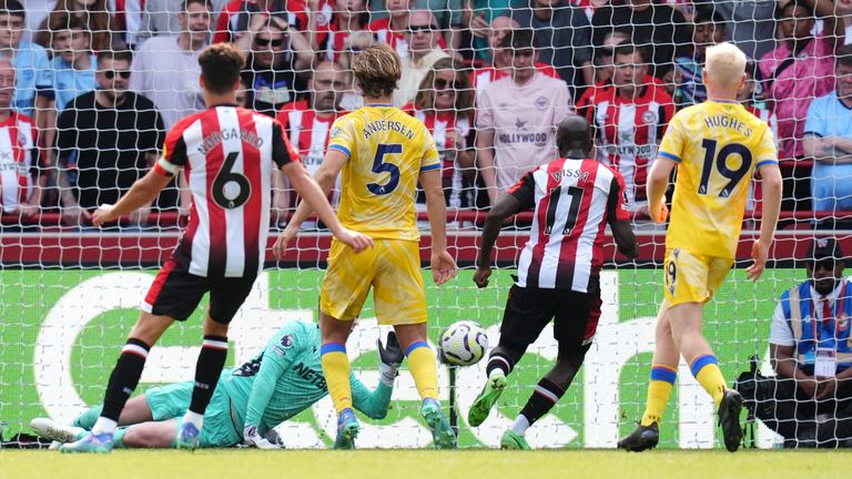 Yoane Wissa restores Brentford's lead