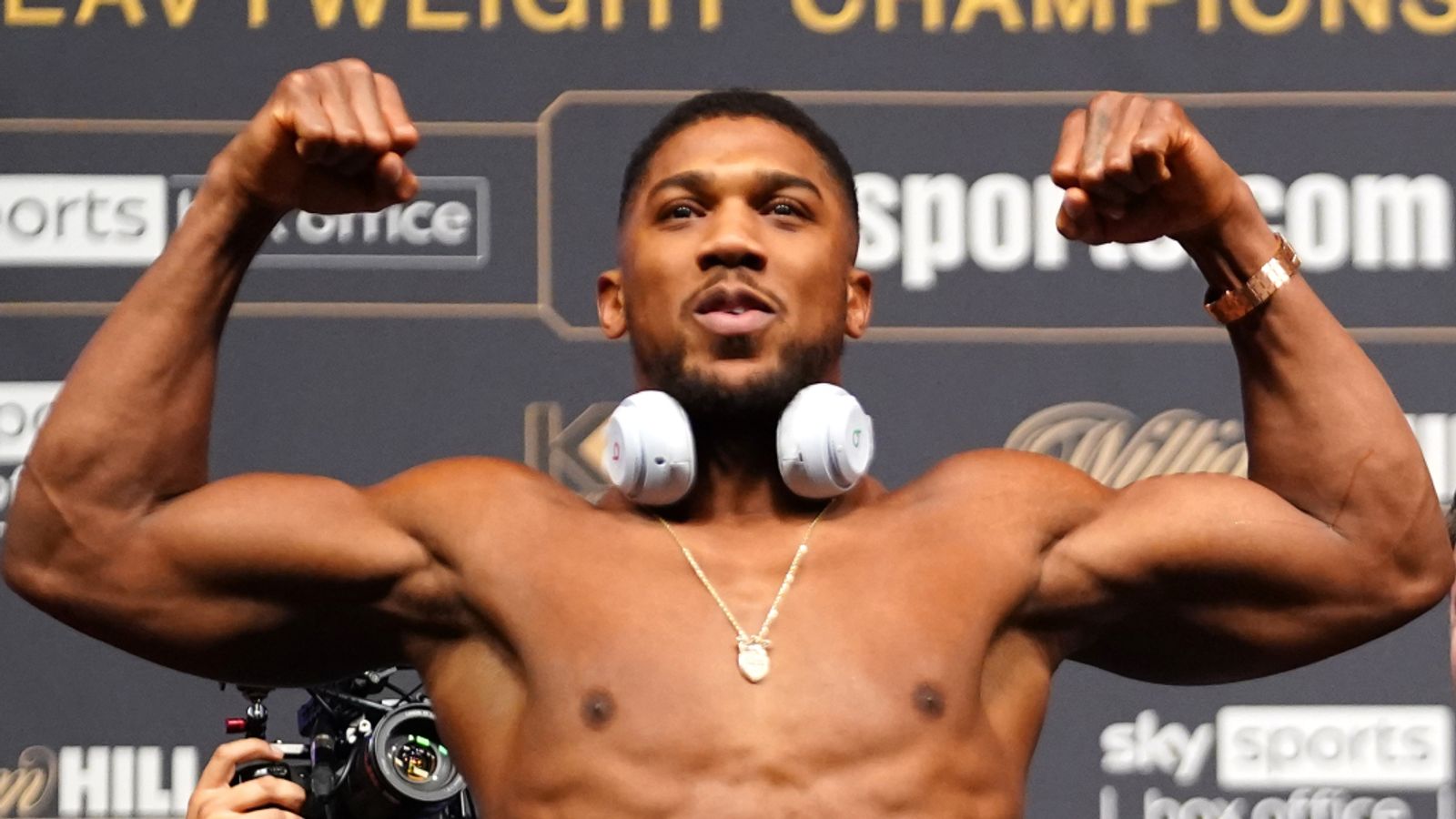 https://e0.365dm.com/24/09/1600x900/skysports-anthony-joshua-oleksandr-usyk_6691132.jpg?20240920141216