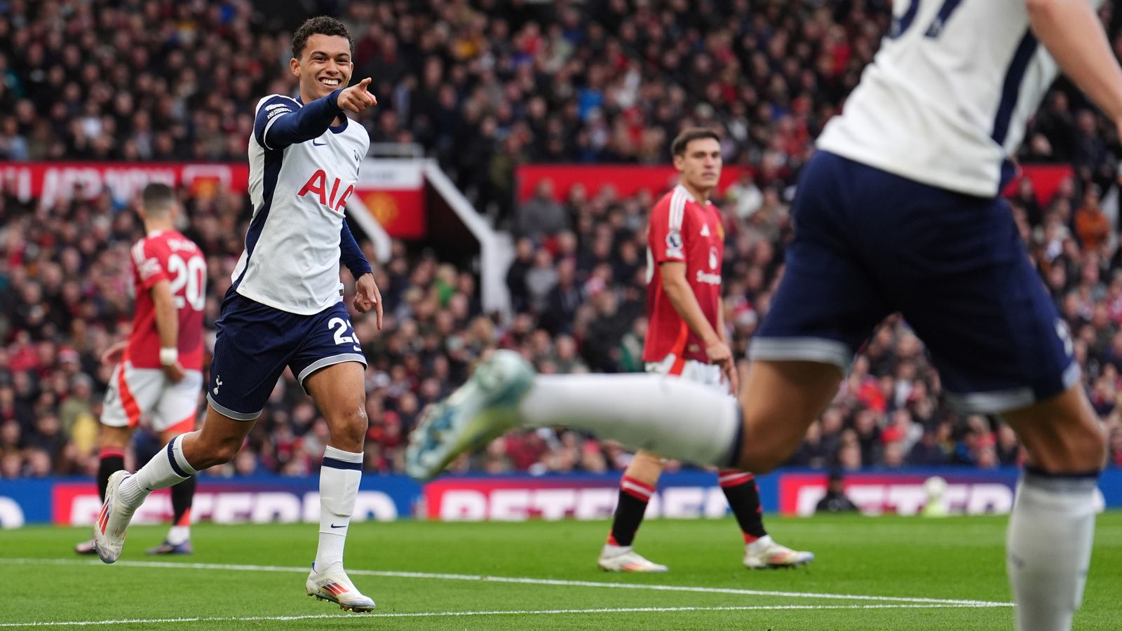 Man Utd vs Tottenham LIVE! Premier League match updates, score, stream