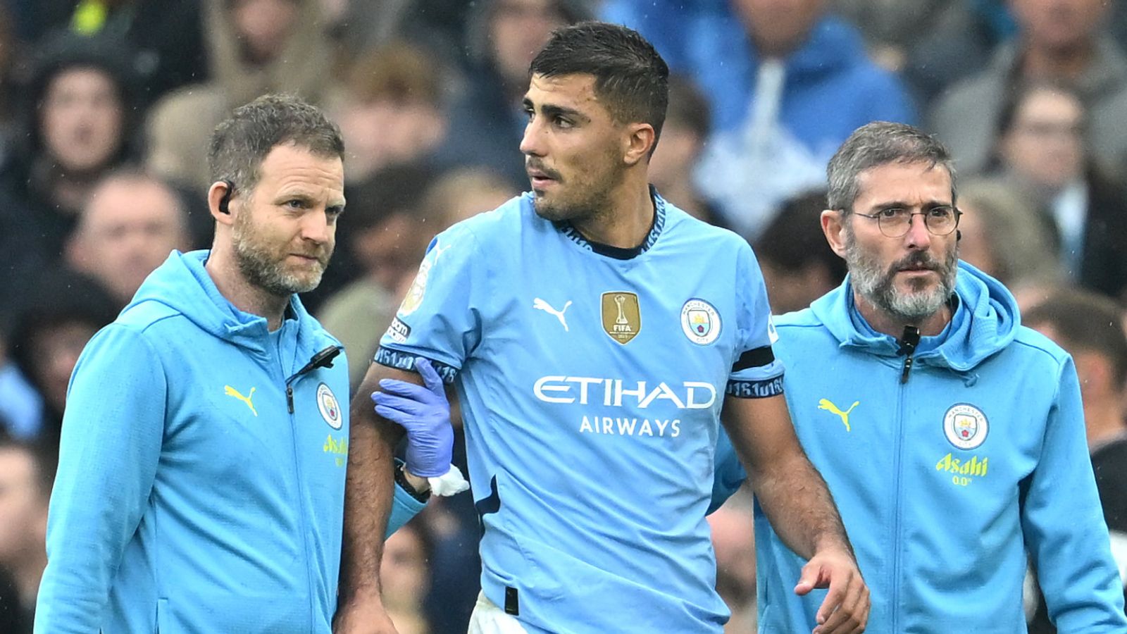 Lesión de Rodri: el centrocampista del Manchester City ‘fuera por mucho, mucho tiempo’ y necesitará cirugía después de la lesión de rodilla sufrida contra el Arsenal | Noticias de fútbol