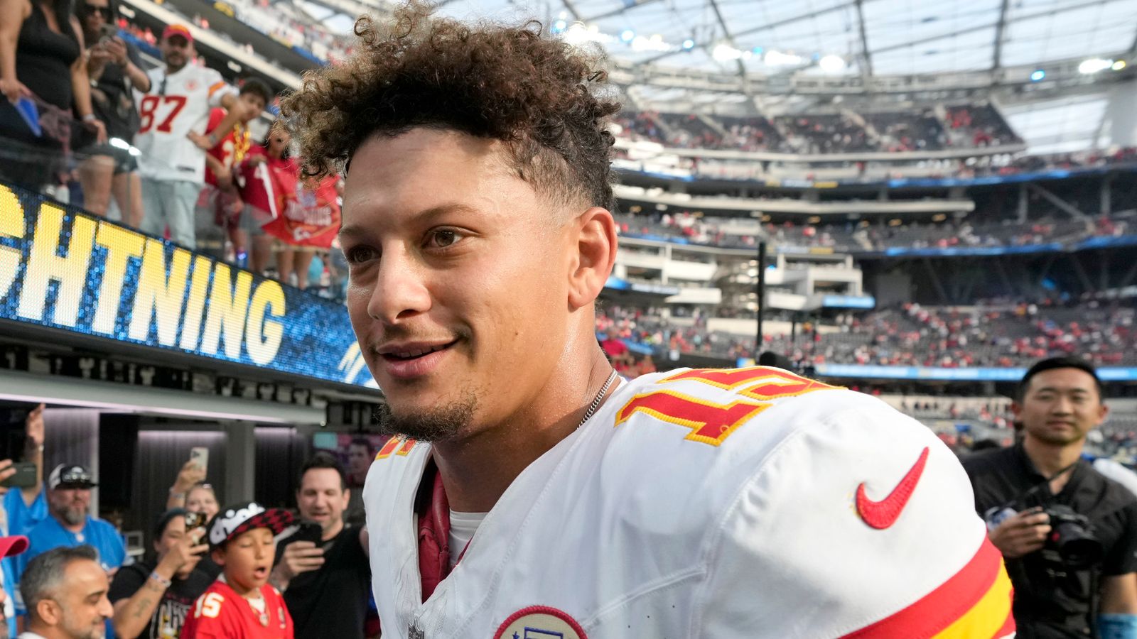 https://e0.365dm.com/24/09/1600x900/skysports-patrick-mahomes-kansas-city-chiefs_6701283.jpg?20240930010729