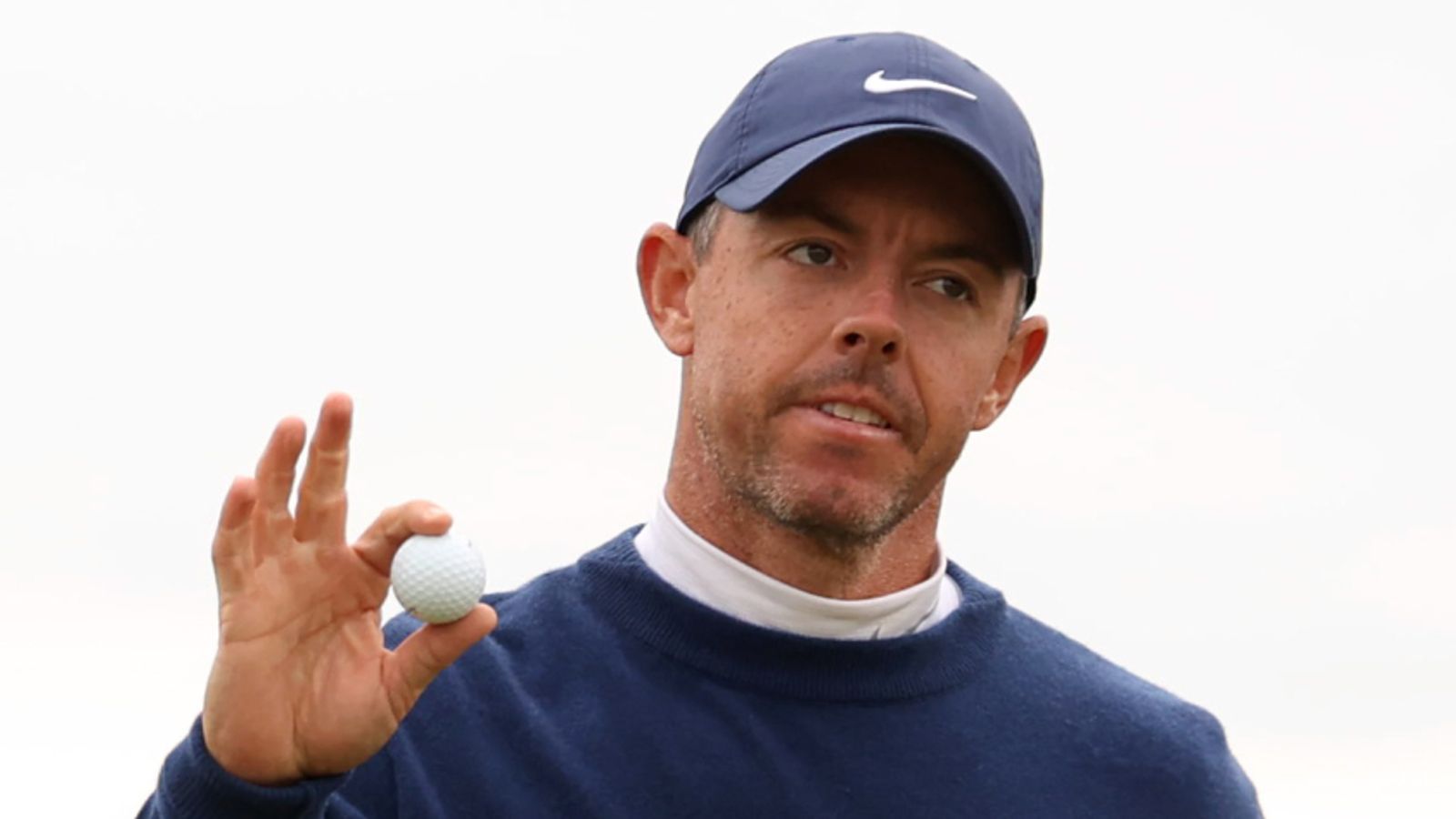 Amgen Irish Open: Rory McIlroy se queda a dos golpes de su propio campo y Matteo Manassero se pone en cabeza a mitad de camino | Noticias de golf