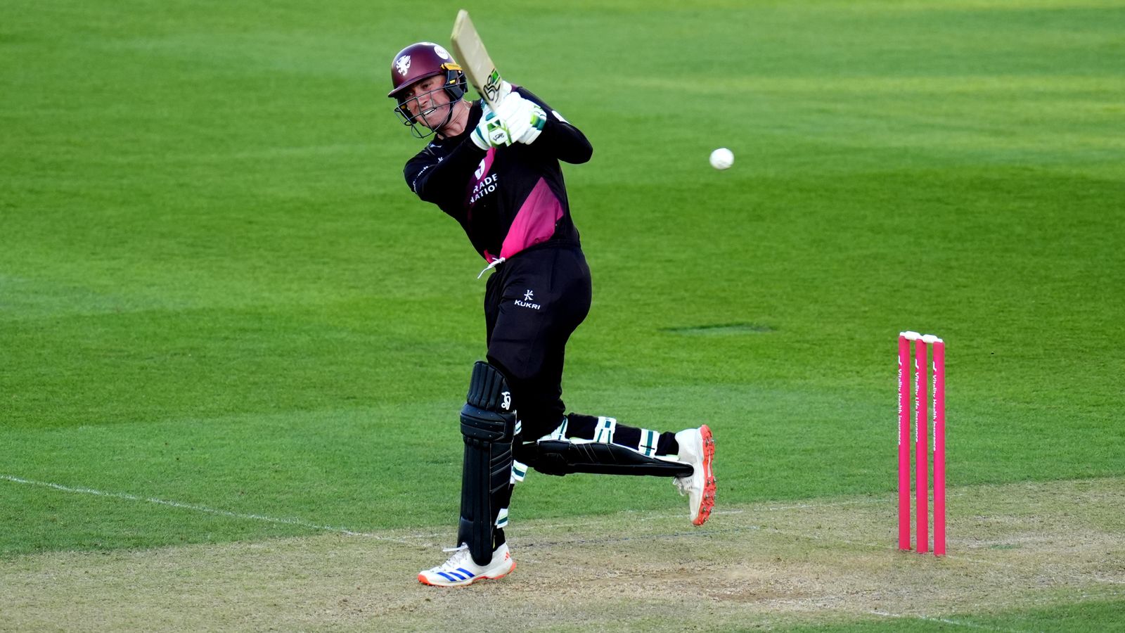 County Championship: Somerset’s Tom Banton stars against Surrey as Leicestershire avoid record-low score