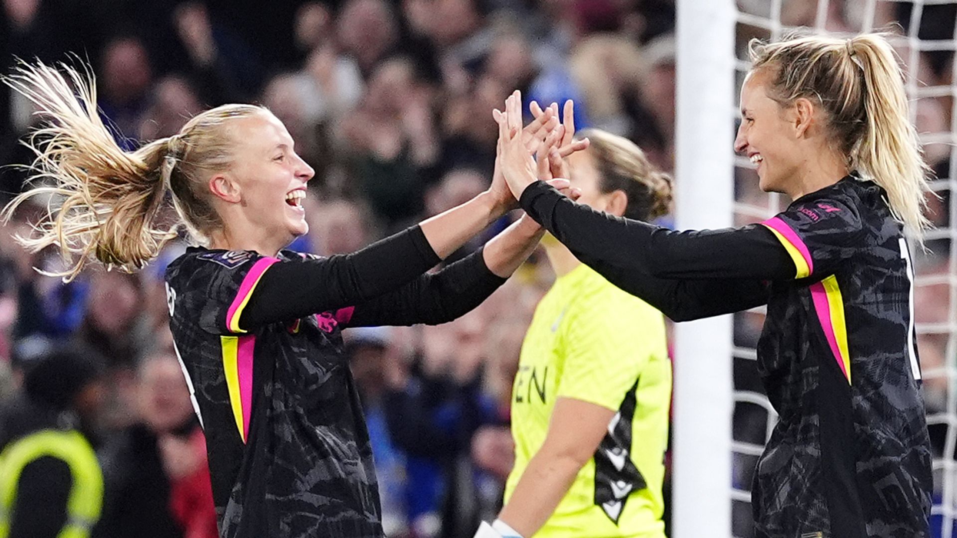 Chelsea hit seven past helpless Crystal Palace