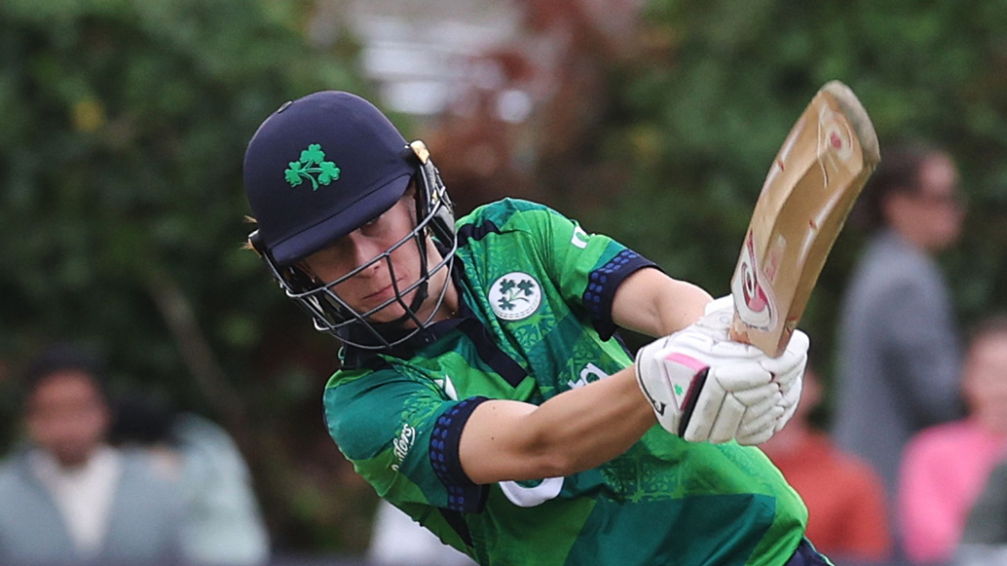England vs Ireland Hosts draw T20 series 11 after a late