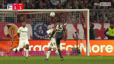 'That's incredible!' | Bayern equalise with screamer against Leverkusen!