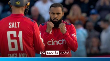 Rashid bowls out Short to claim England's second wicket!