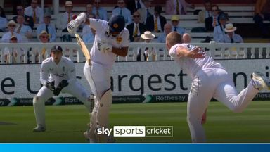 'Big breakthrough for England!' | Karunaratne gloves behind to Smith