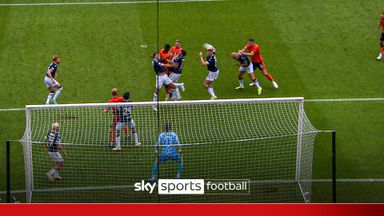 Were Dundee United unlucky not to have recieved a penalty for this handball?